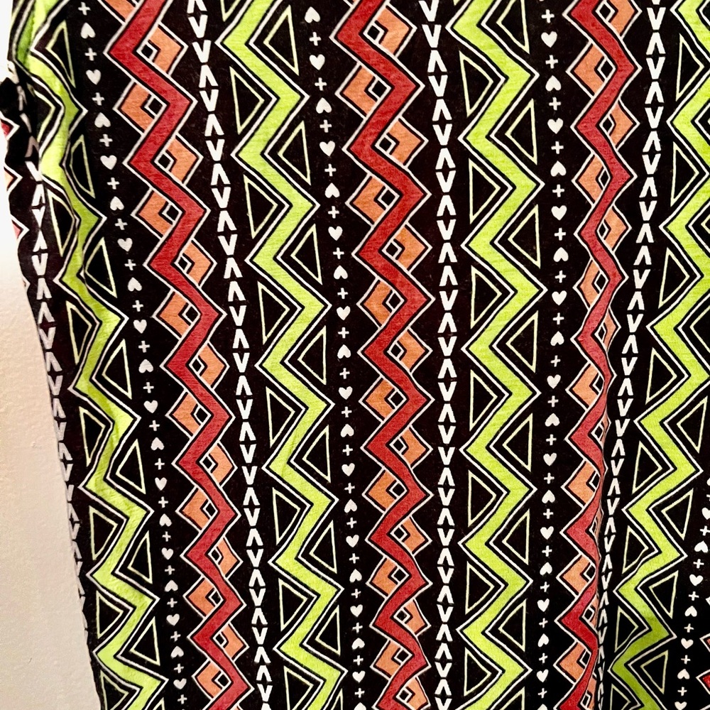 Neon colored geometric pattern tank top - Picture 9 of 9